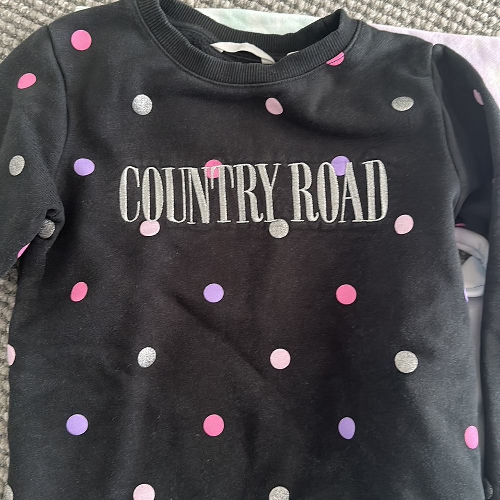2 x girls size 6 jumpers - Picture 2 of 3